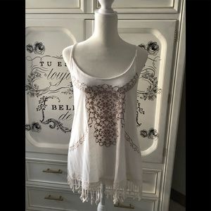 EYESHADOW off white tank top